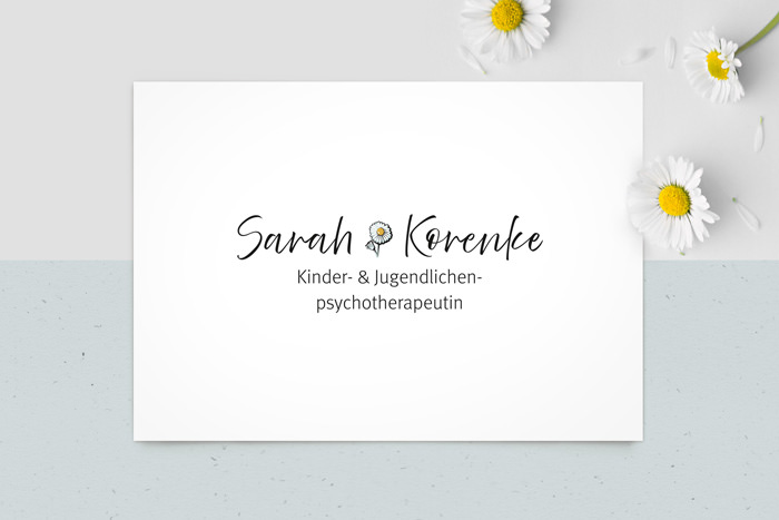 Logo Design Schriftzug mit Bildzeichen Gänseblümchen, Corporate Design für selbstständige Therapeutin
